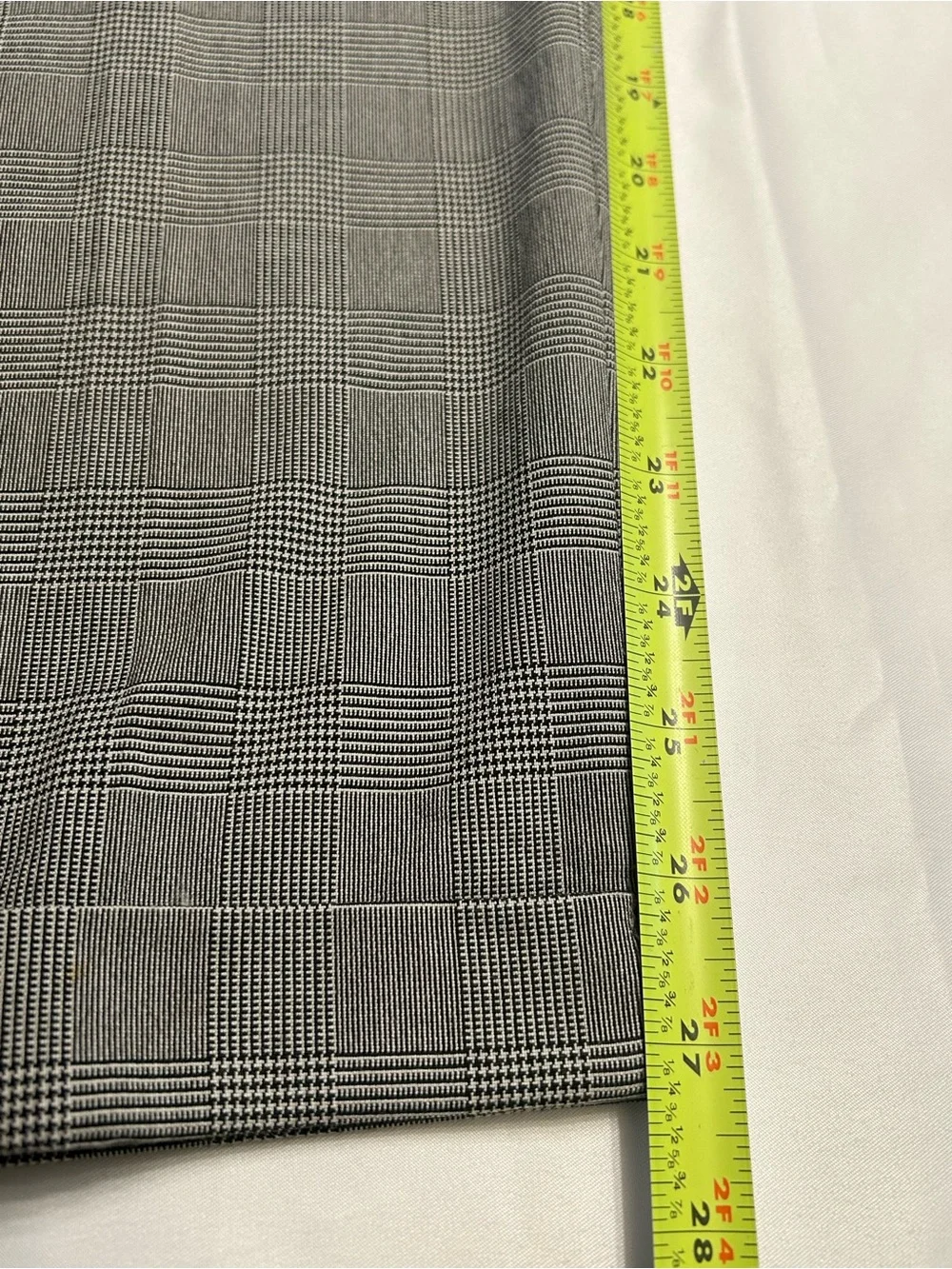 H&M Men’s Slim Fit Gray Plaid Drawstring Pants Size M Elastic Waist